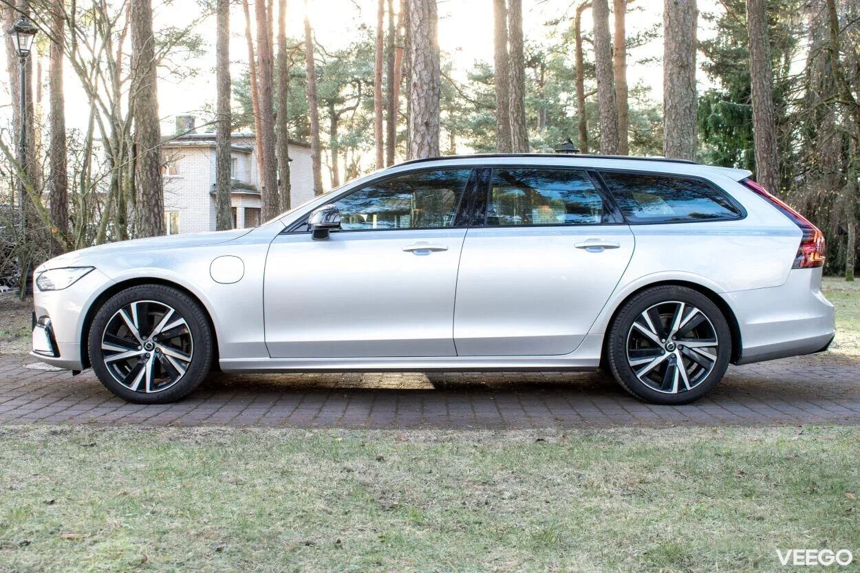 Volvo V90 T8 R-Design DARK Long Range 2 335kW