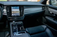 Volvo V90 T8 R-Design DARK Long Range 2 335kW thumbnail