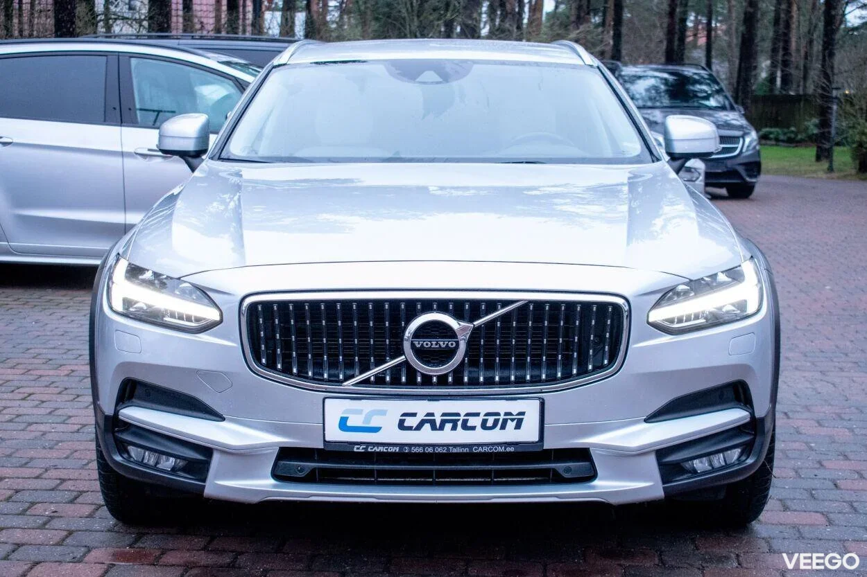 Volvo V90 Cross Country AWD Intelli SAFE PRO Family Wntr 2 140kW