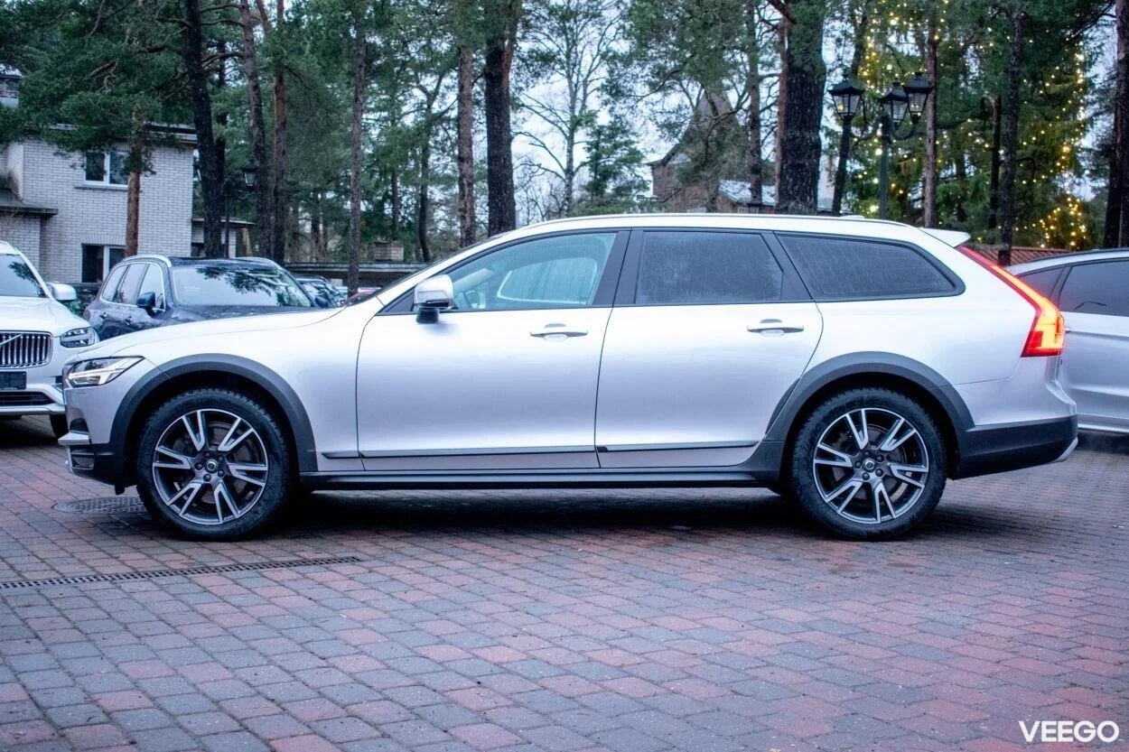 Volvo V90 Cross Country AWD Intelli SAFE PRO Family Wntr 2 140kW