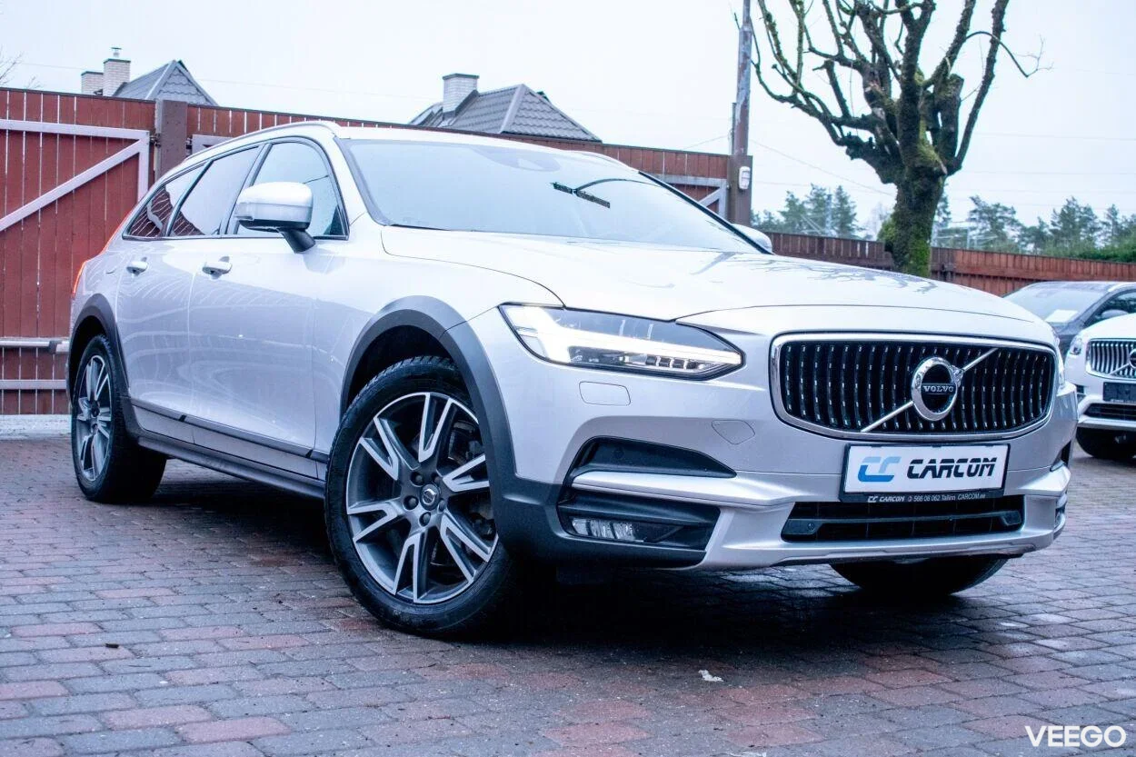 Volvo V90 Cross Country AWD Intelli SAFE PRO Family Wntr 2 140kW