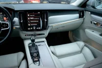 Volvo V90 Cross Country AWD Intelli SAFE PRO Family Wntr 2 140kW thumbnail