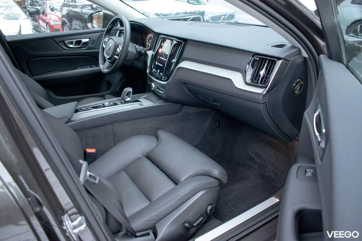 Volvo V60 Cross Country AWD Intelli SAFE Wntr 2 145kW