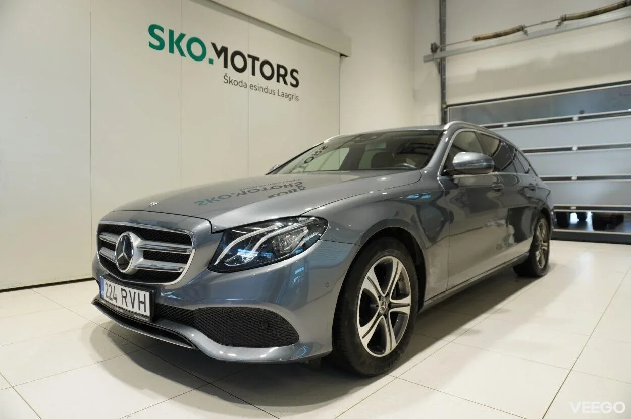 Mercedes-Benz E220 4MATIC 2 143kW