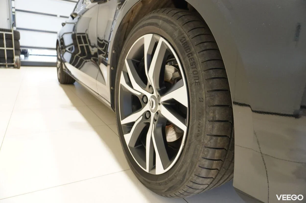 Volvo V60 R-design 2 145kW