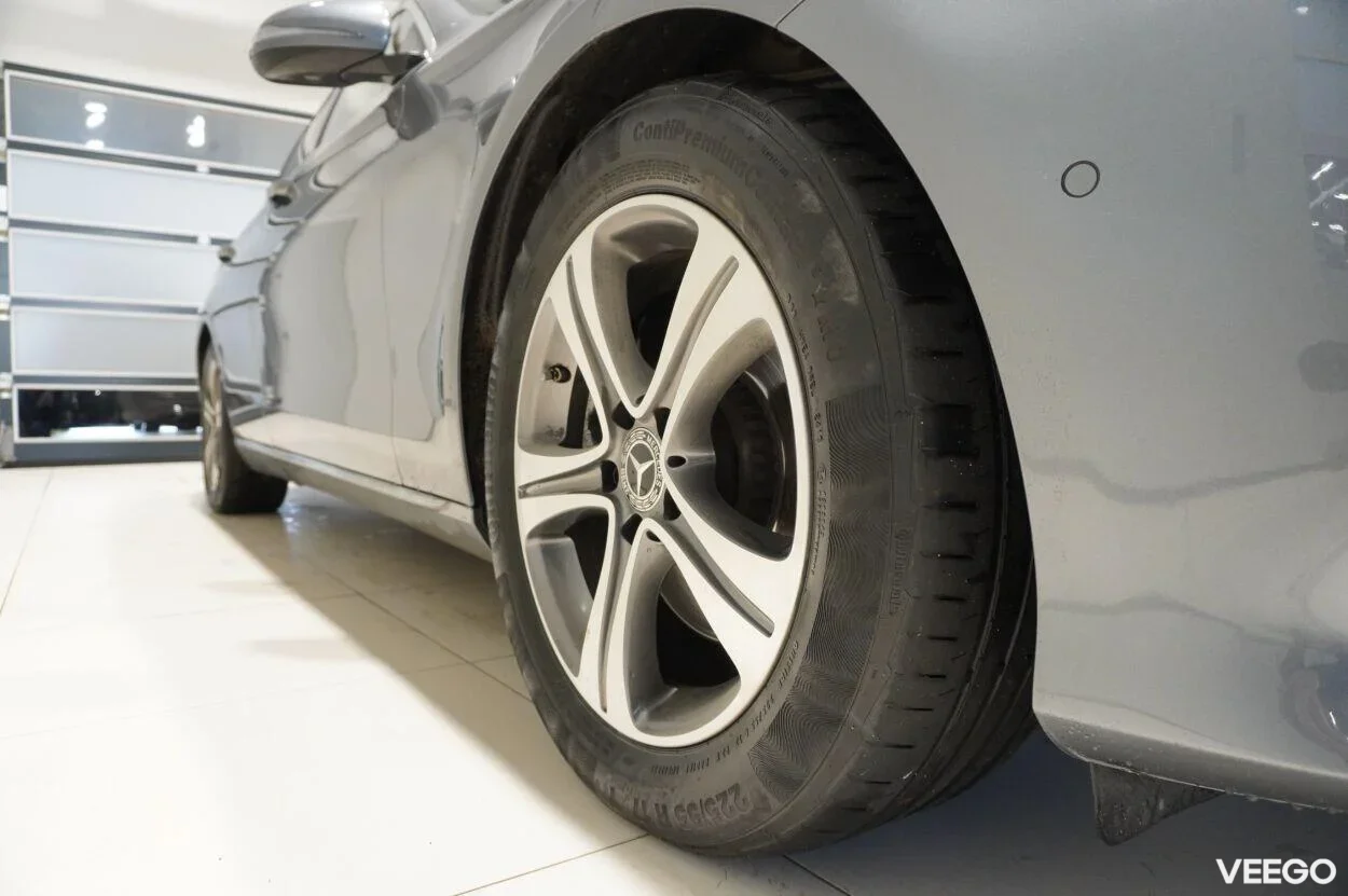 Mercedes-Benz E220 4MATIC 2 143kW