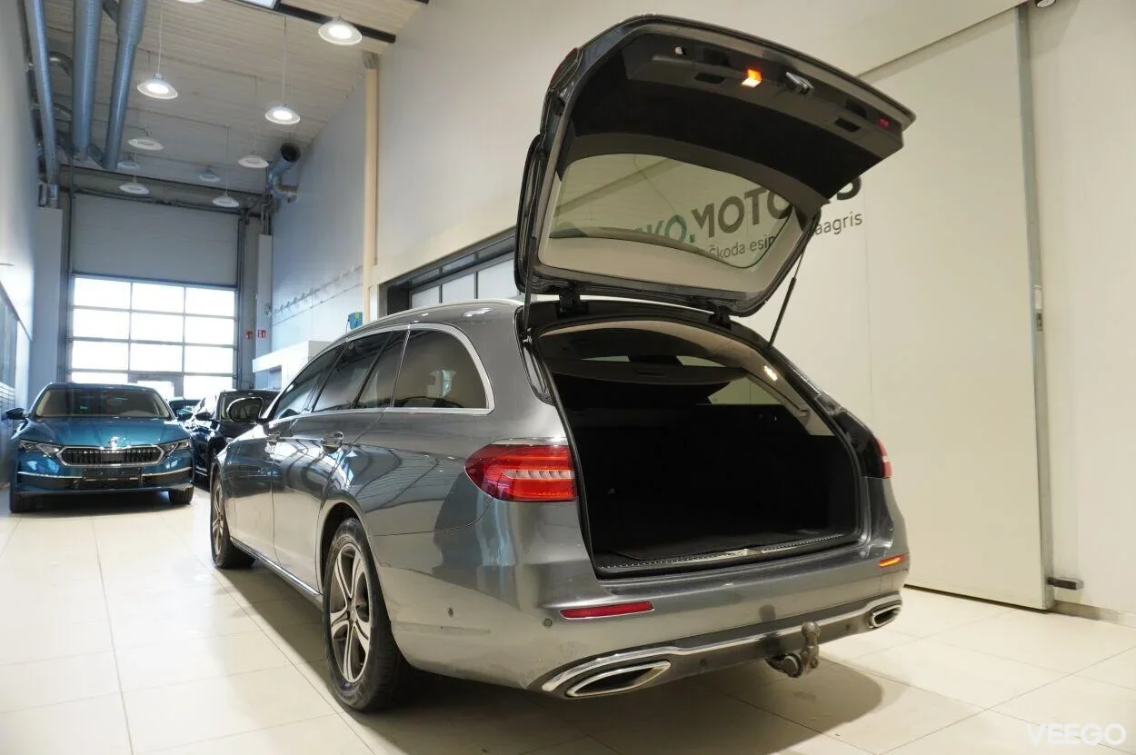 Mercedes-Benz E220 4MATIC 2 143kW