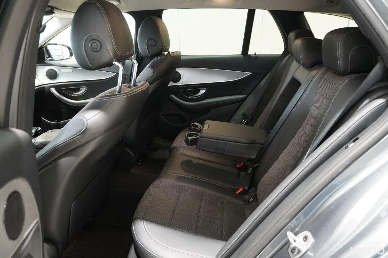 Mercedes-Benz E220 4MATIC 2 143kW