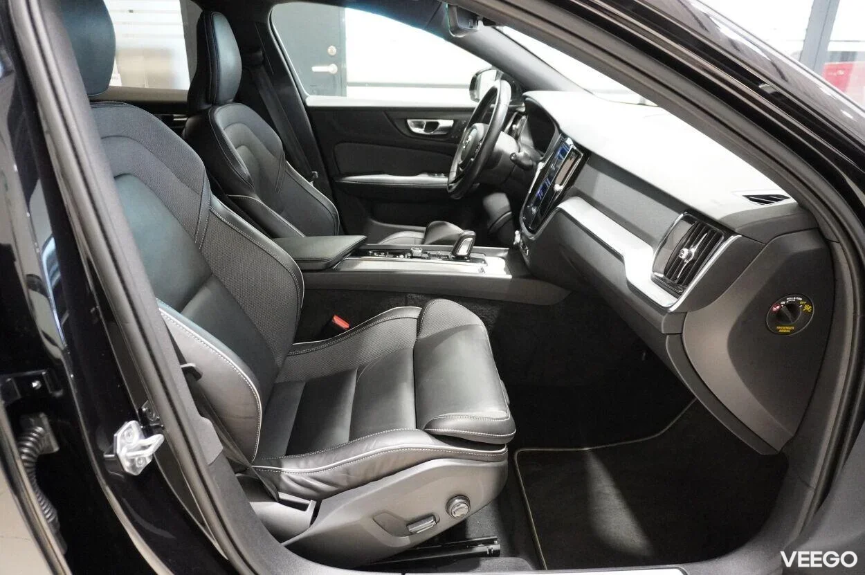 Volvo V60 R-design 2 145kW
