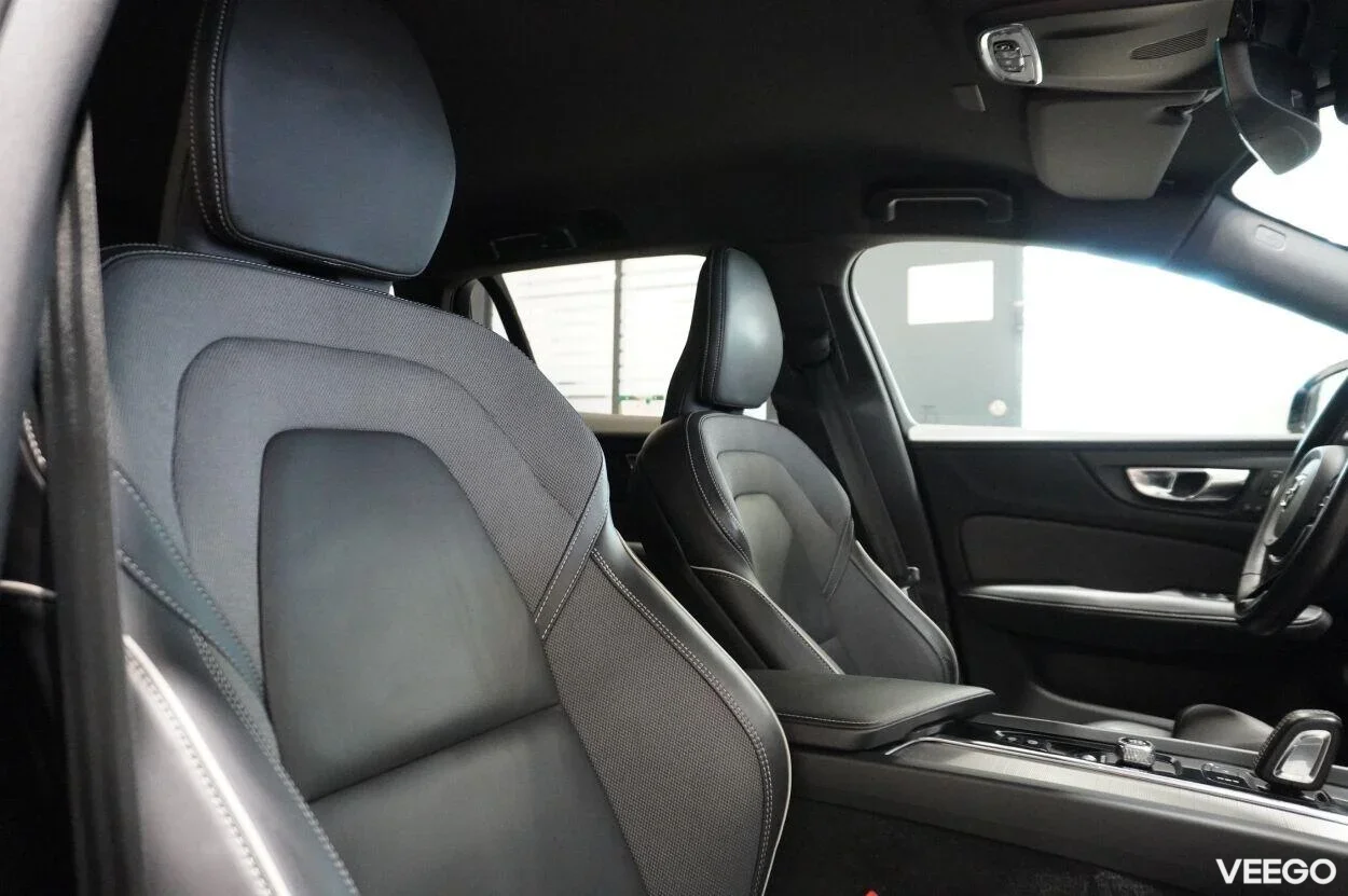Volvo V60 R-design 2 145kW