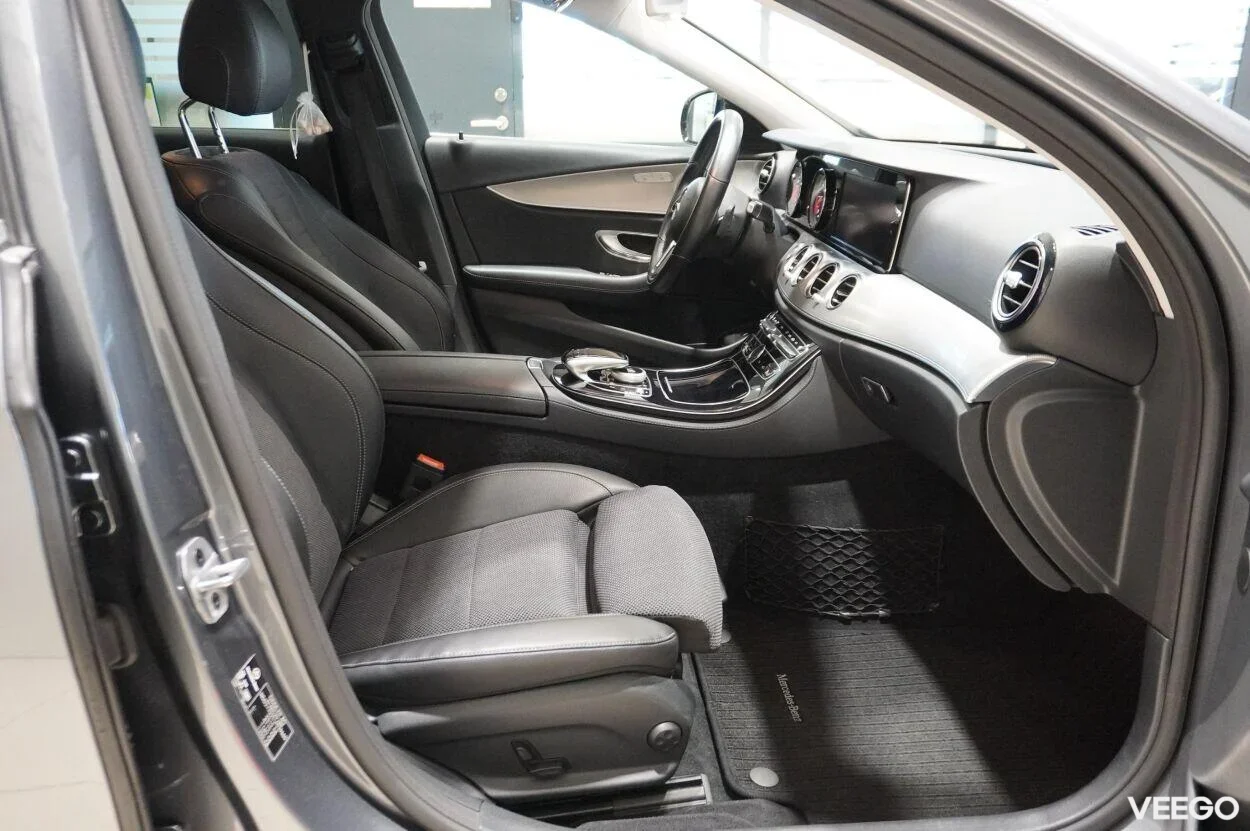 Mercedes-Benz E220 4MATIC 2 143kW