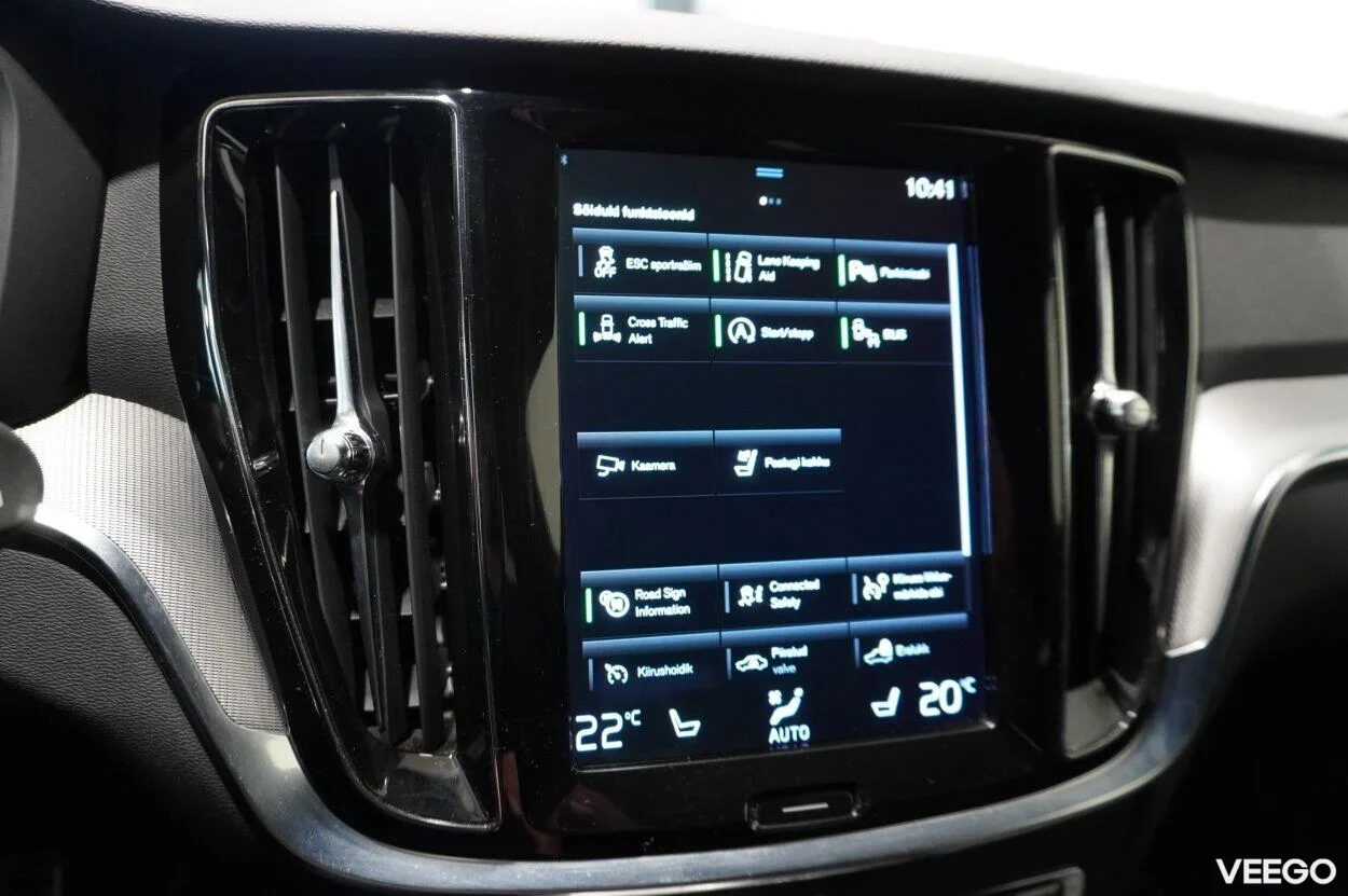 Volvo V60 R-design 2 145kW