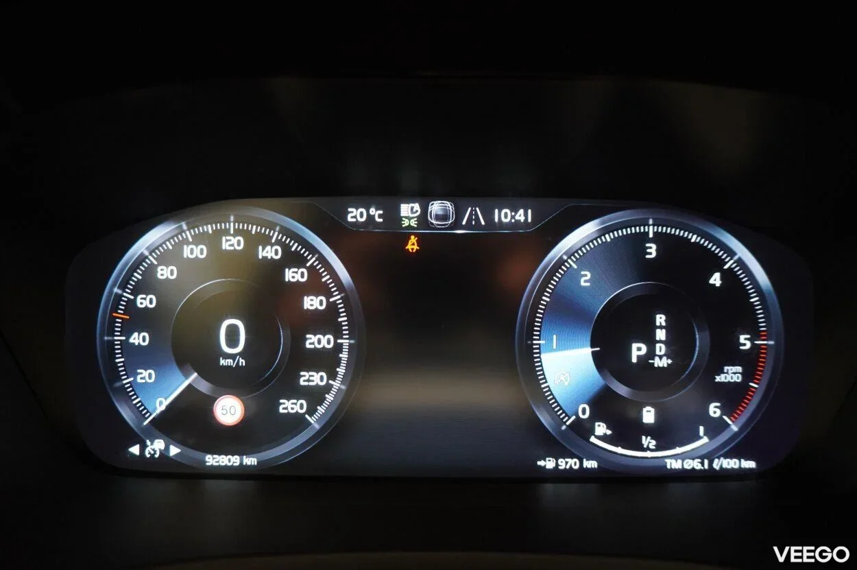 Volvo V60 R-design 2 145kW