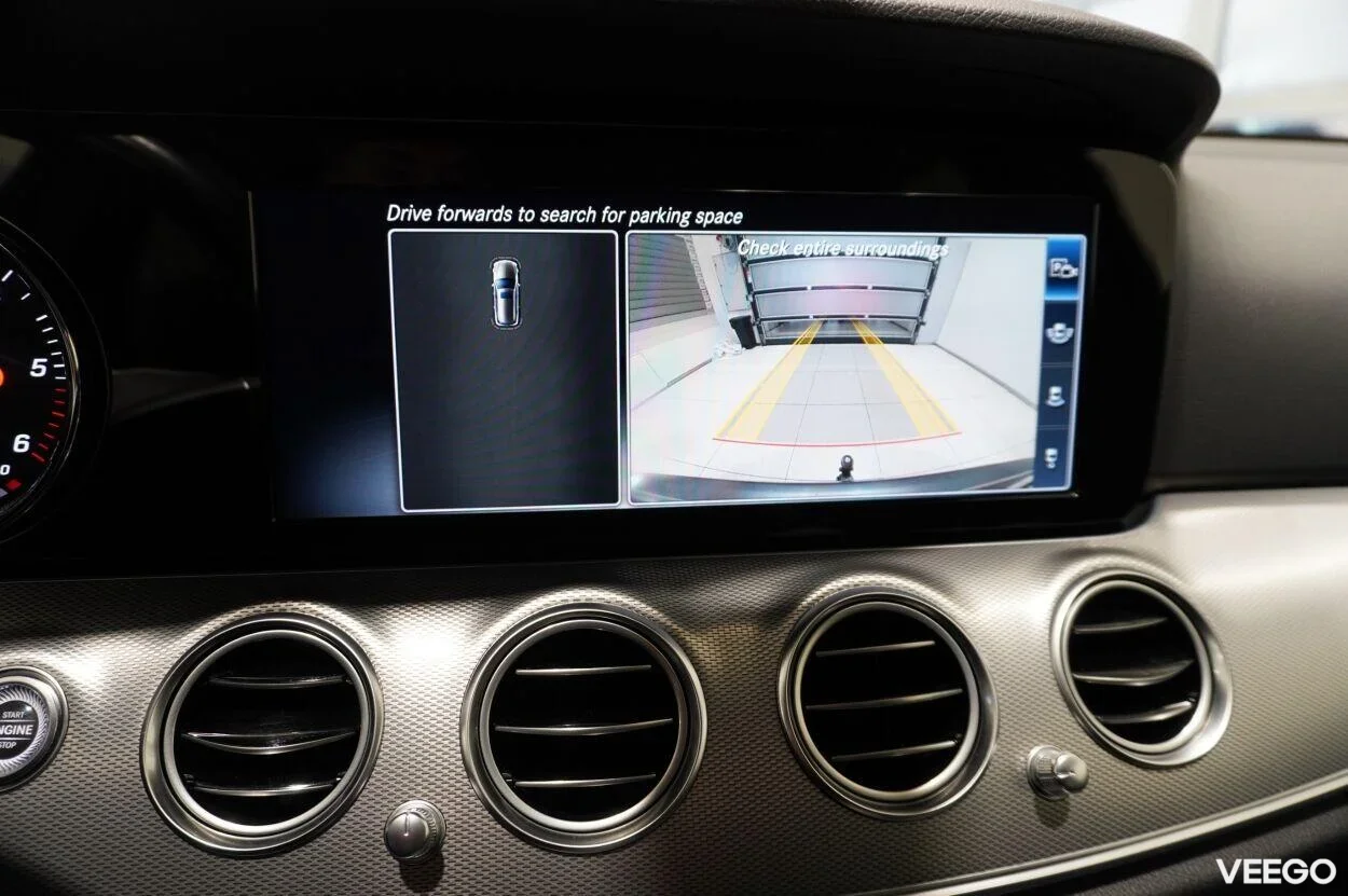 Mercedes-Benz E220 4MATIC 2 143kW