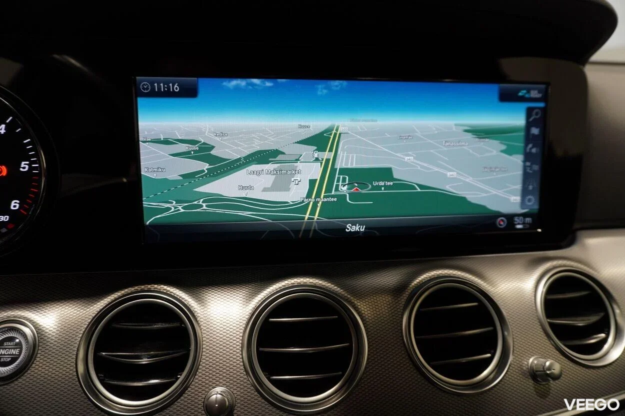 Mercedes-Benz E220 4MATIC 2 143kW