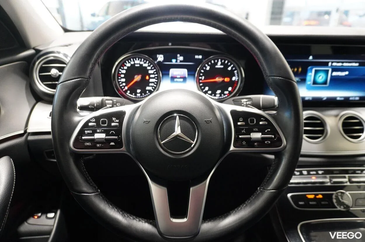 Mercedes-Benz E220 4MATIC 2 143kW