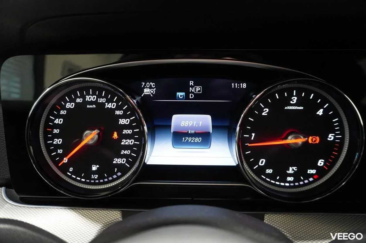 Mercedes-Benz E220 4MATIC 2 143kW