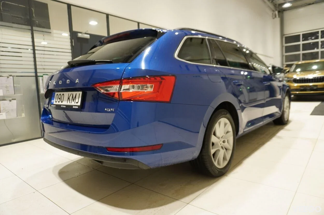 Skoda Superb AMBITION COMBI 4X4 2 147kW
