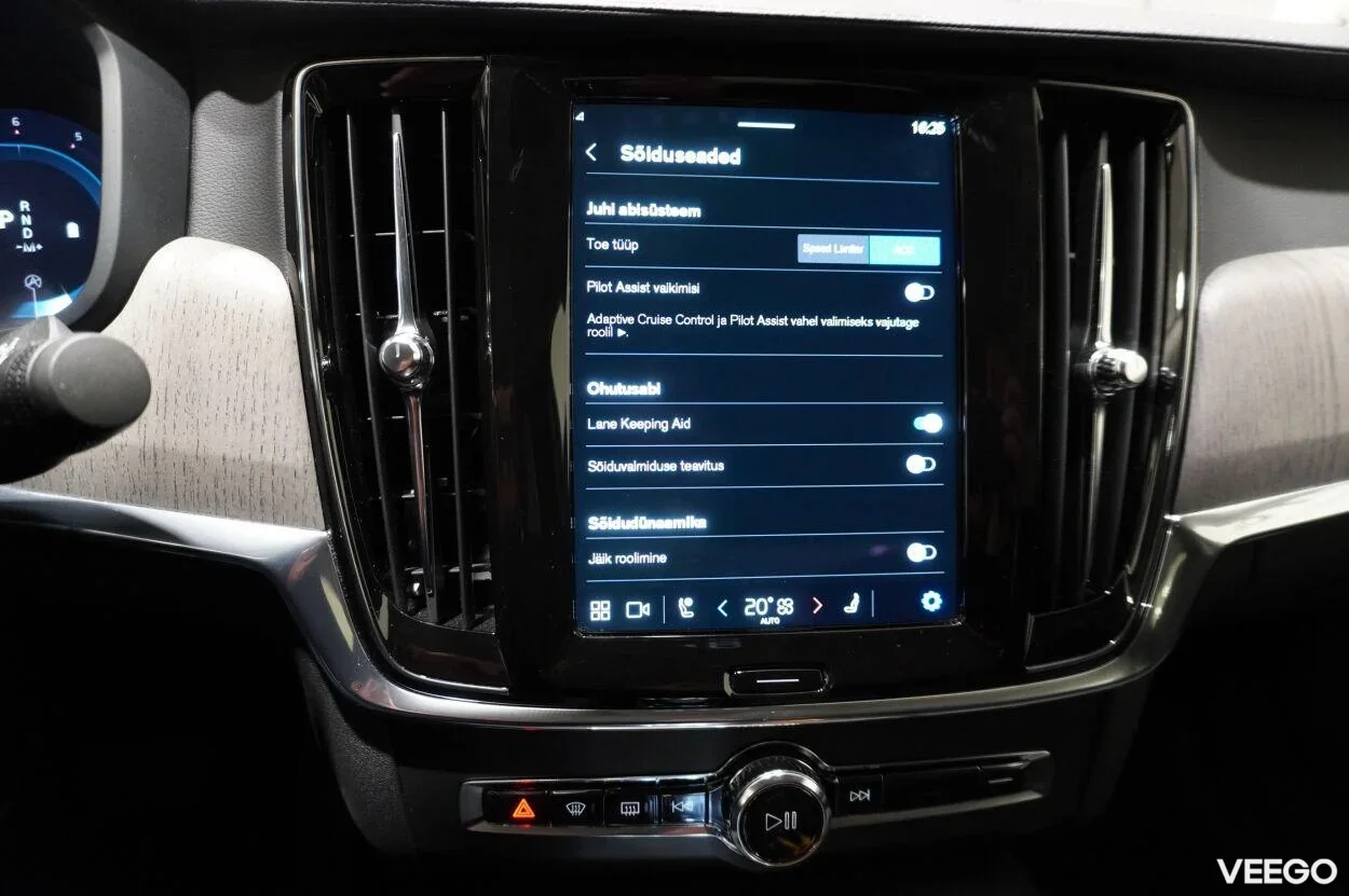 Volvo S90 INSCRIPTION AWD 2 173kW