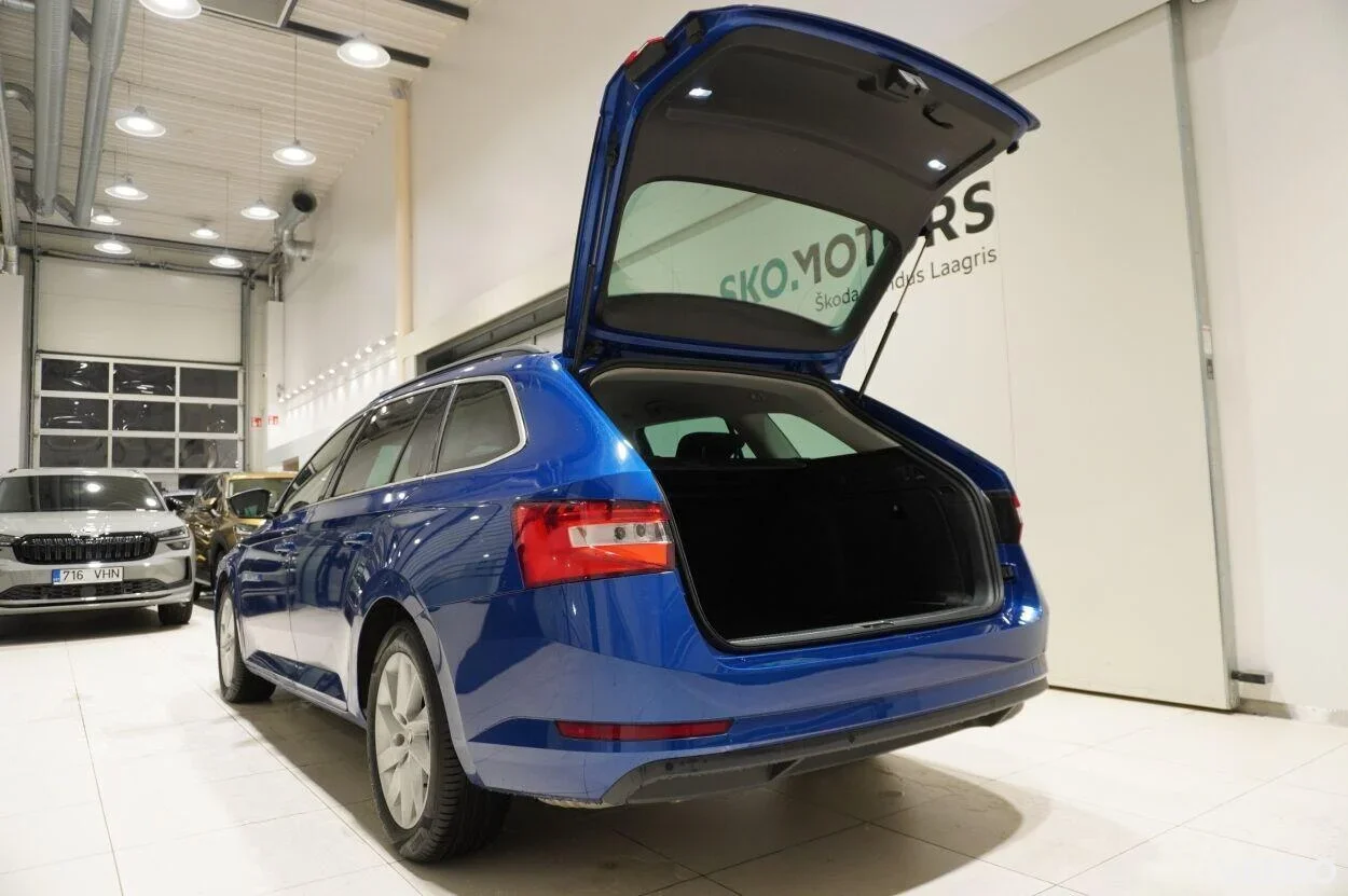 Skoda Superb AMBITION COMBI 4X4 2 147kW