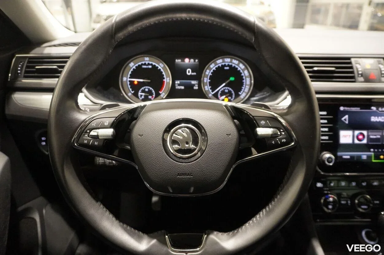 Skoda Superb AMBITION COMBI 4X4 2 147kW