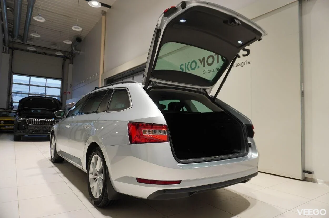 Skoda Superb AMBITION COMBI 1.5 110kW