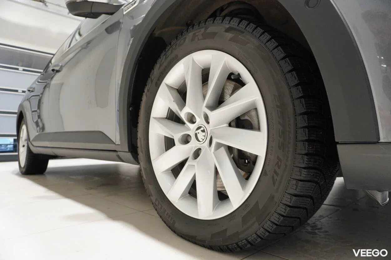 Skoda Superb SCOUT COMBI 4X4 2 206kW