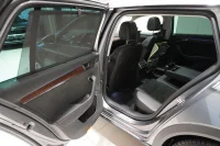 Skoda Superb SCOUT COMBI 4X4 2 206kW thumbnail
