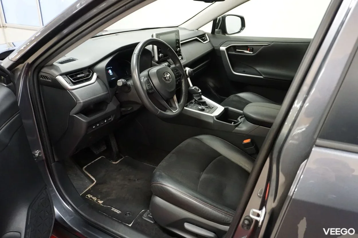 Toyota RAV4 Luxury Plus 2.5 131kW