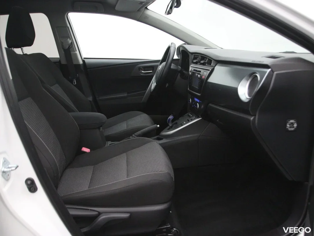 Toyota Auris 1.8 100kW