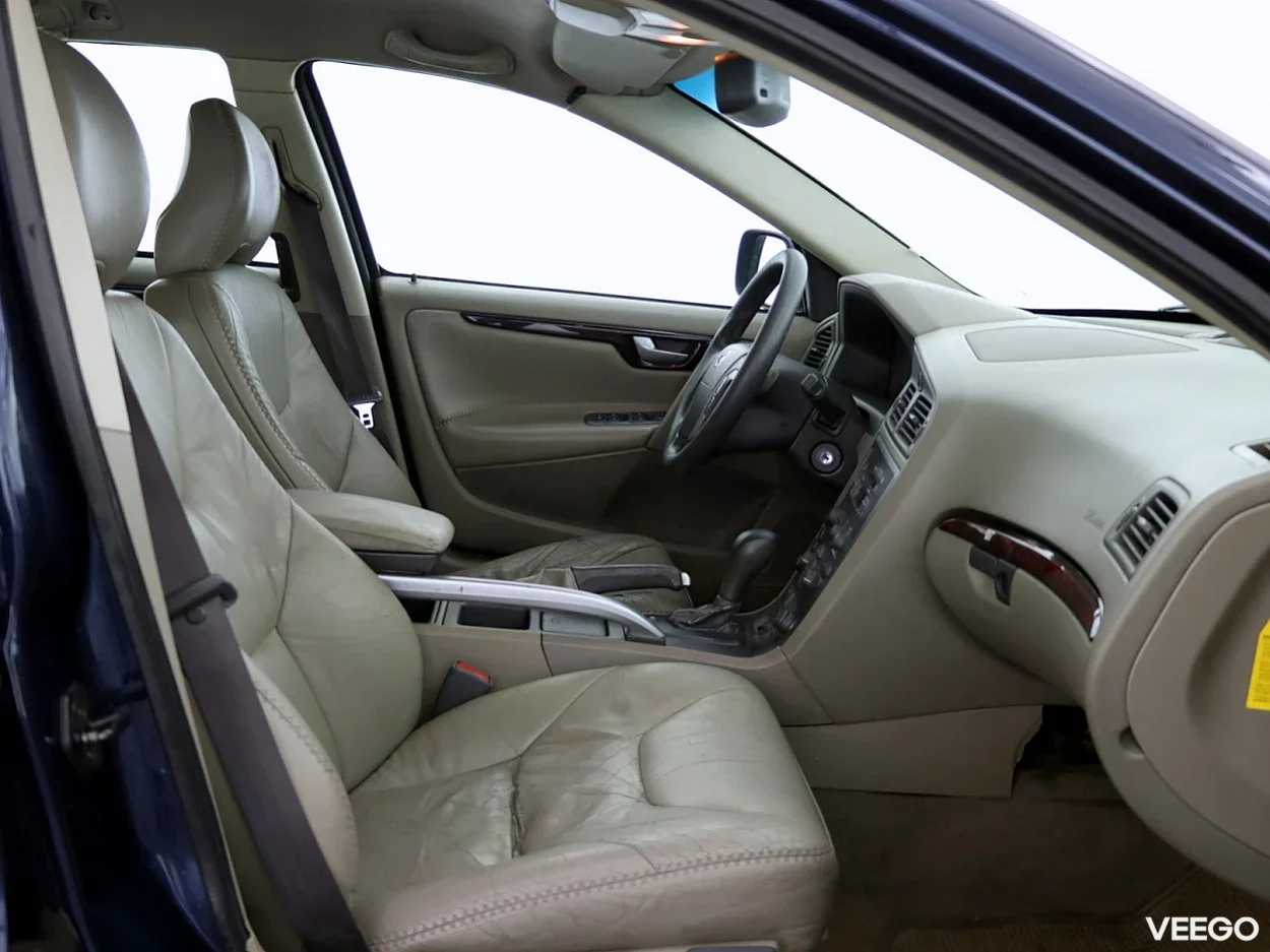 Volvo XC70 2.4 121kW