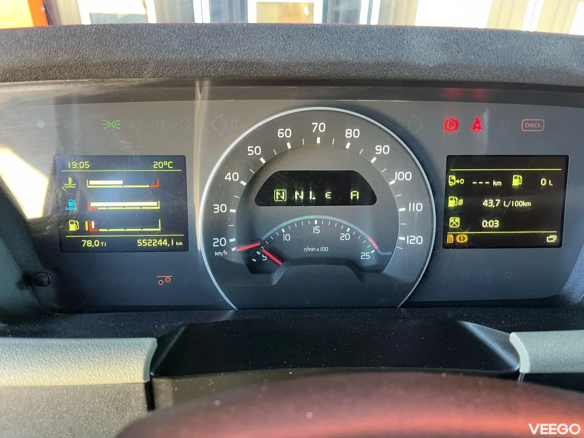 Volvo FH540 BOX L=6145 mm 405kW