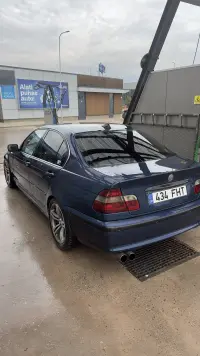 BMW 320 2.0 110kW thumbnail