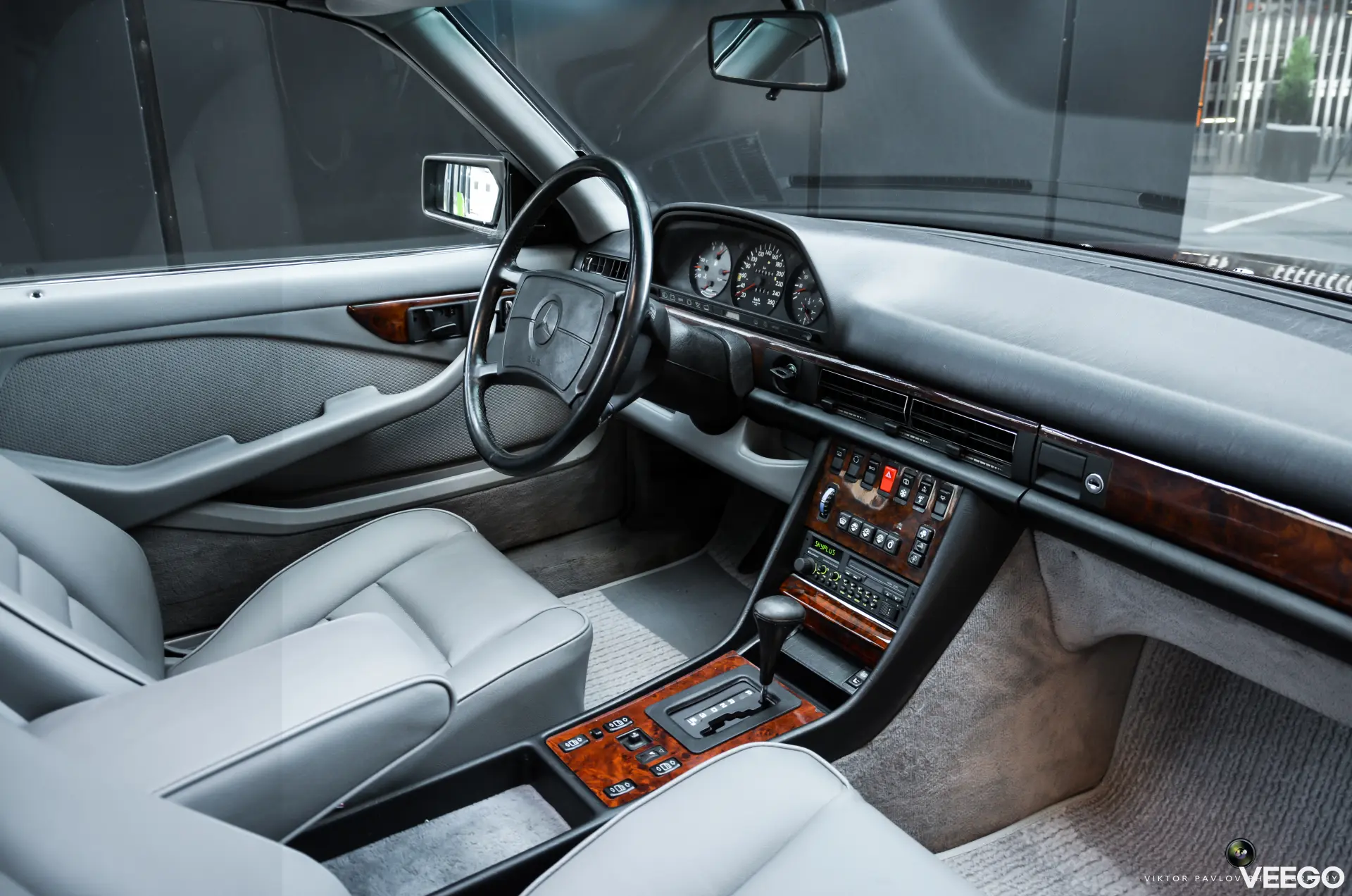 Mercedes-Benz 560 SEC 5.5 178kW