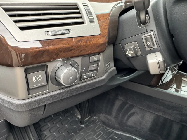 Image of BMW 740 225kW