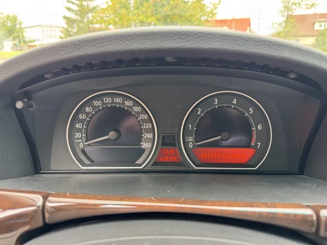 Image of BMW 740 225kW