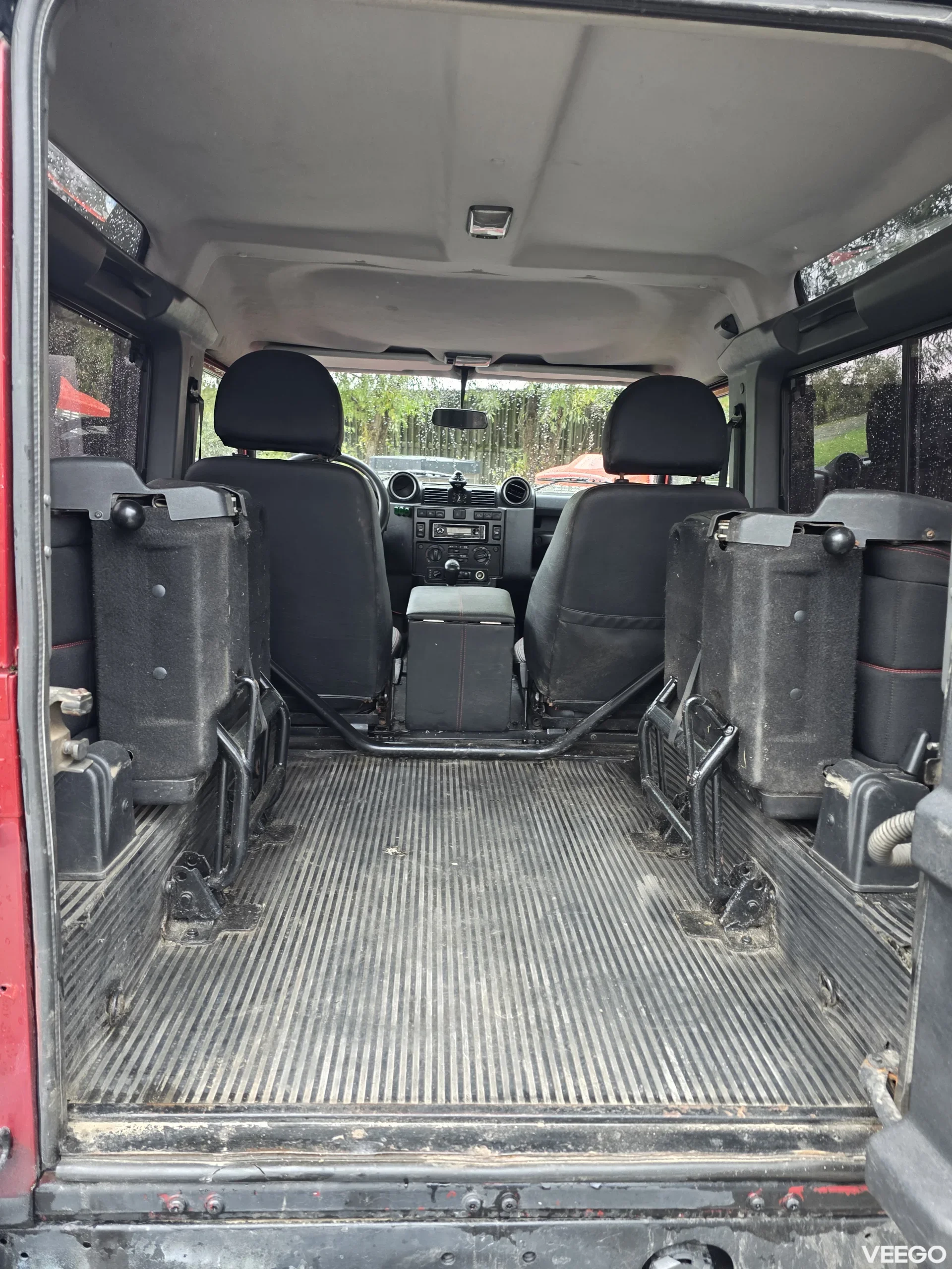 Land Rover Defender 2.4 90kW