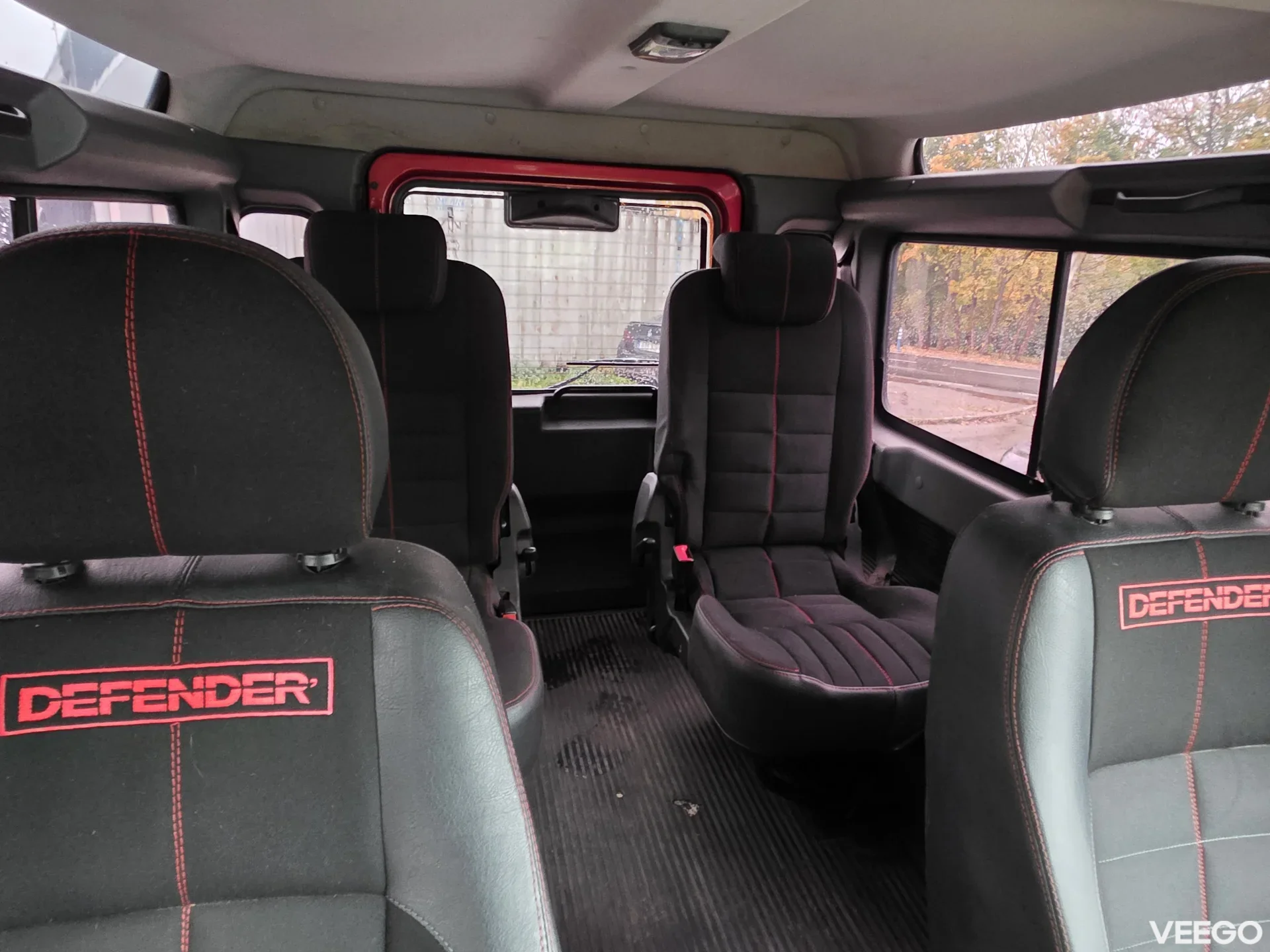 Land Rover Defender 2.4 90kW