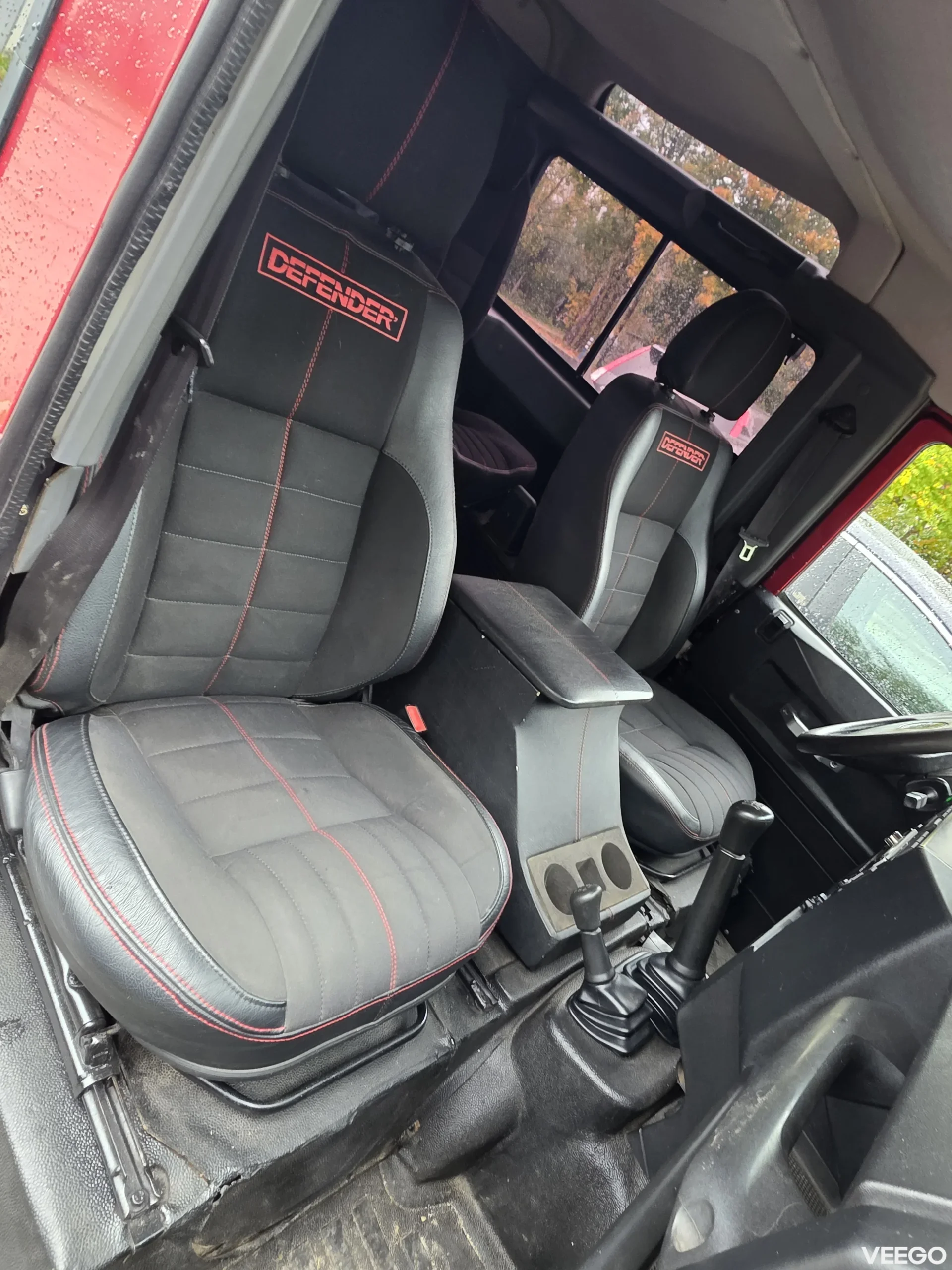 Land Rover Defender 2.4 90kW