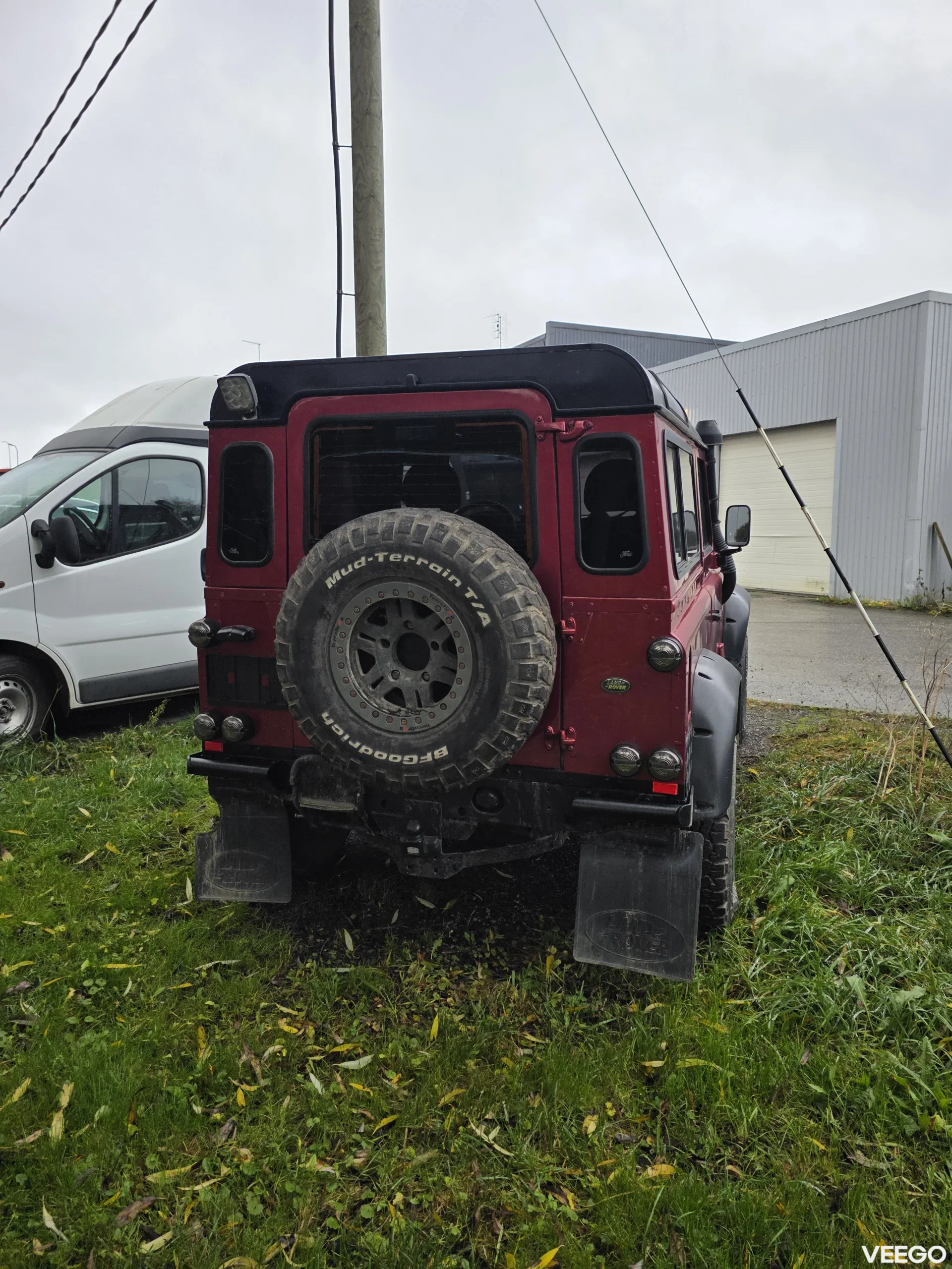 Land Rover Defender 2.4 90kW