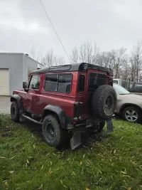 Land Rover Defender 2.4 90kW thumbnail