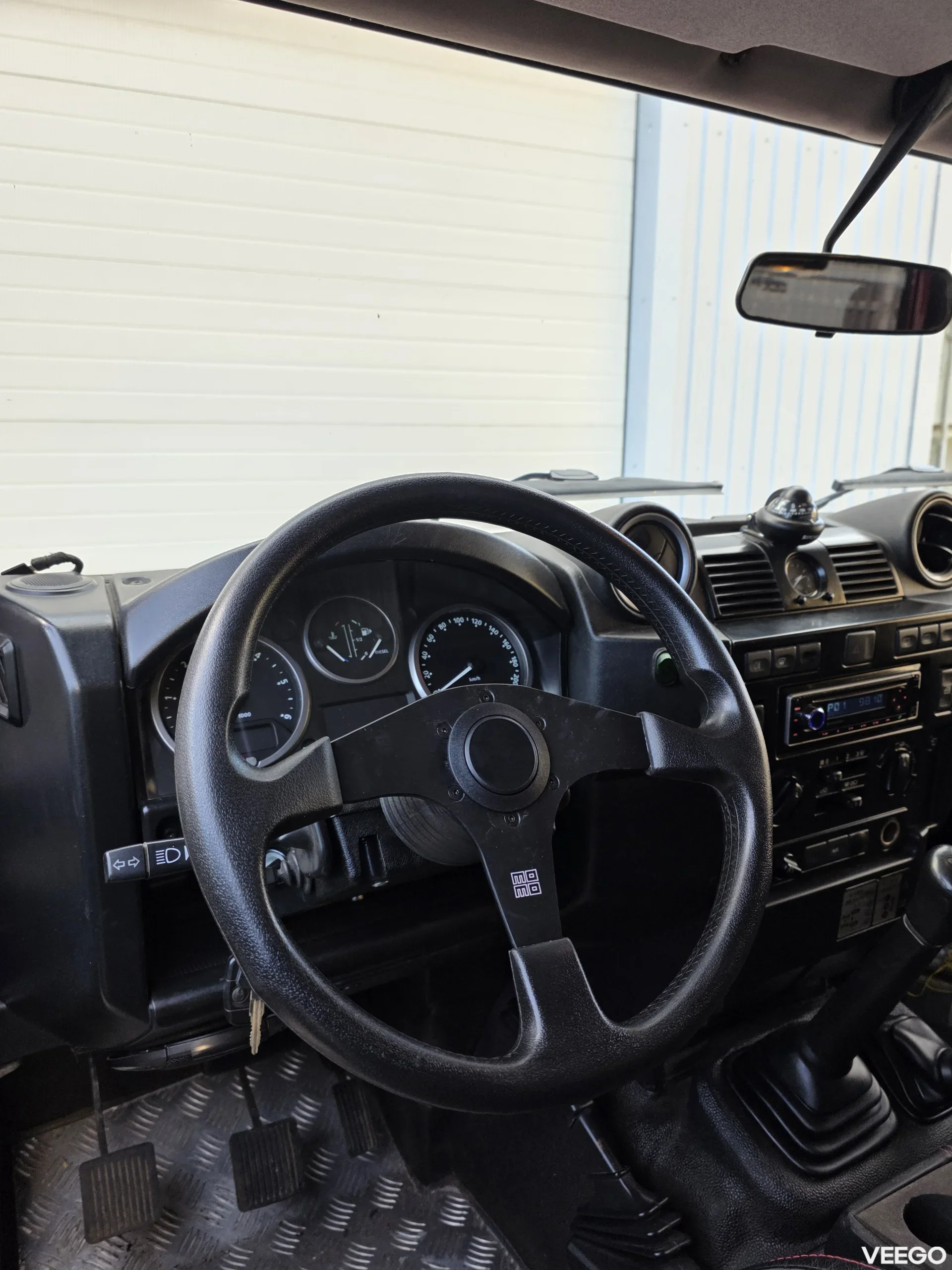 Land Rover Defender 2.4 90kW