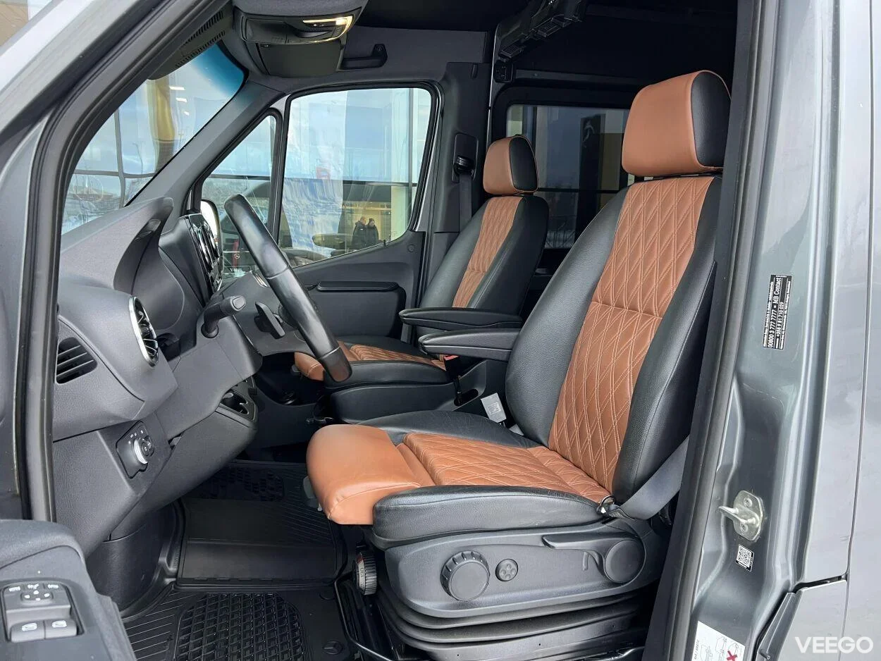 Mercedes-Benz Sprinter 319CDI 4x4 A3 2 140kW