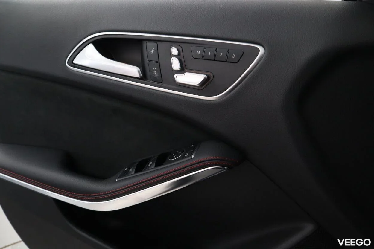 Mercedes-Benz GLA180 AMG 1.6 90kW