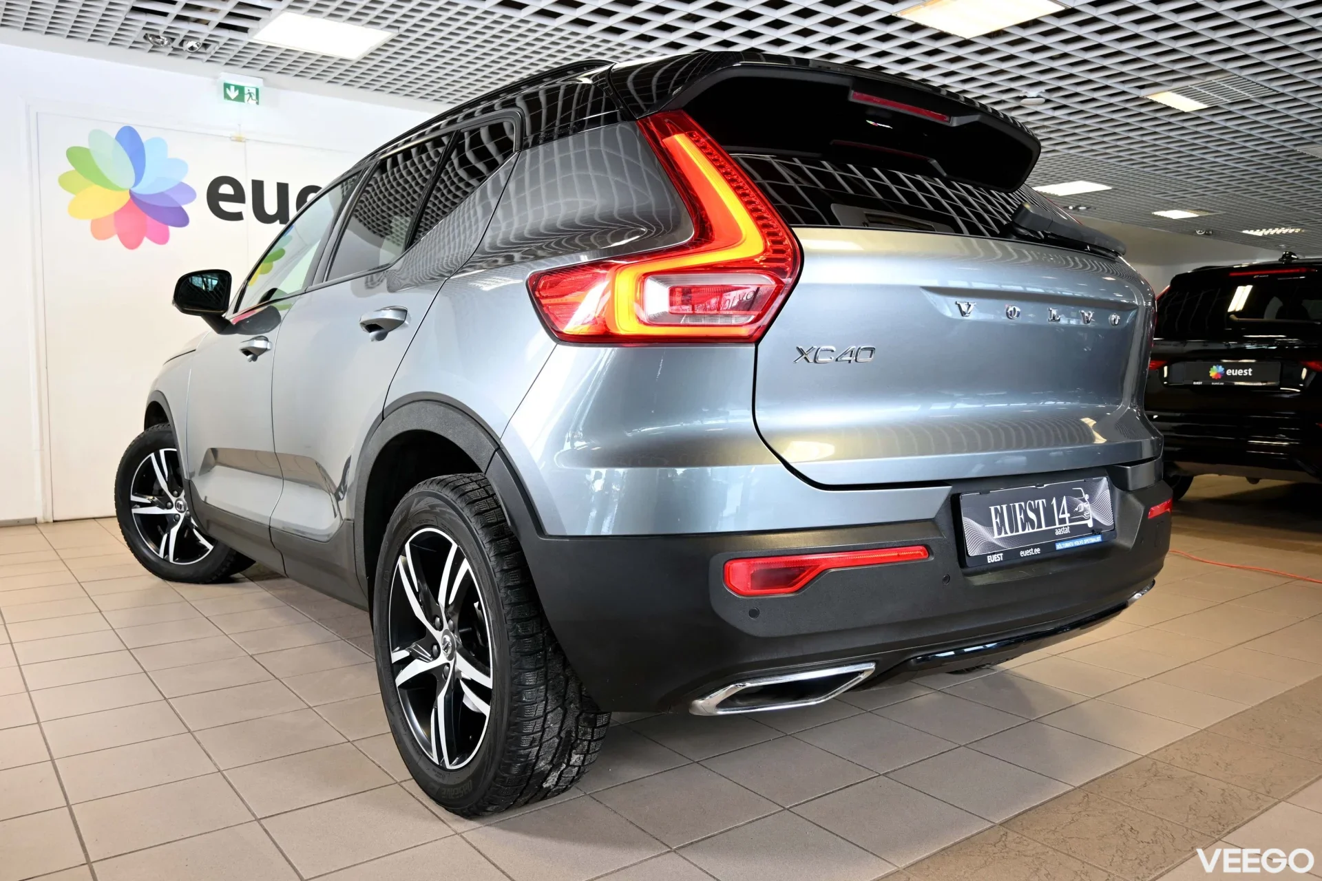 Volvo XC40 AWD D4 H&K R-DESIGN XENIUM INTELLI SAFE 140kW
