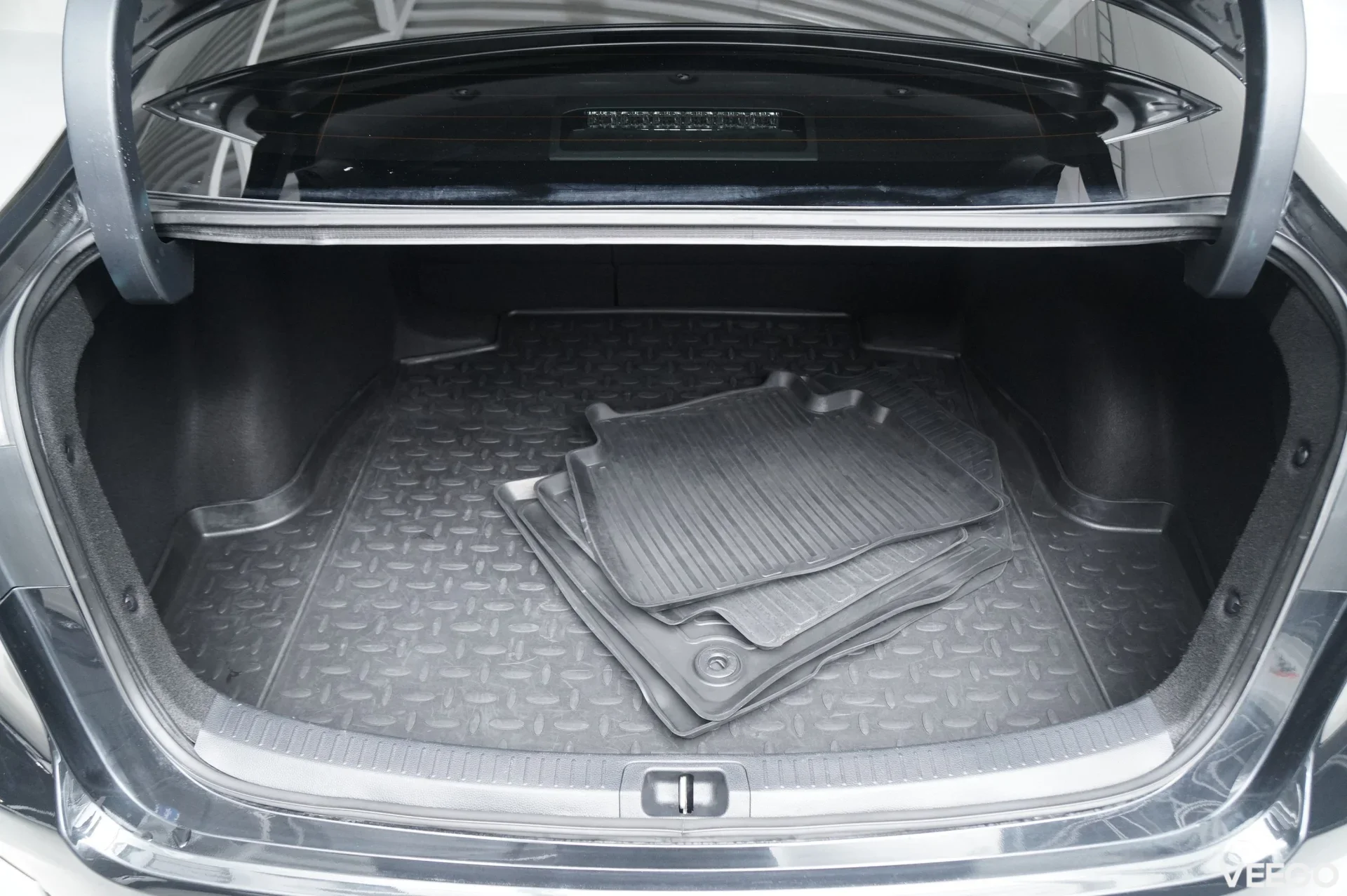 Toyota Corolla Luxury Hybrid e-CVT 1.8 72kW