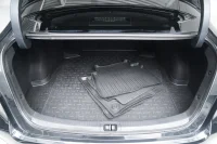 Toyota Corolla Luxury Hybrid e-CVT 1.8 72kW thumbnail