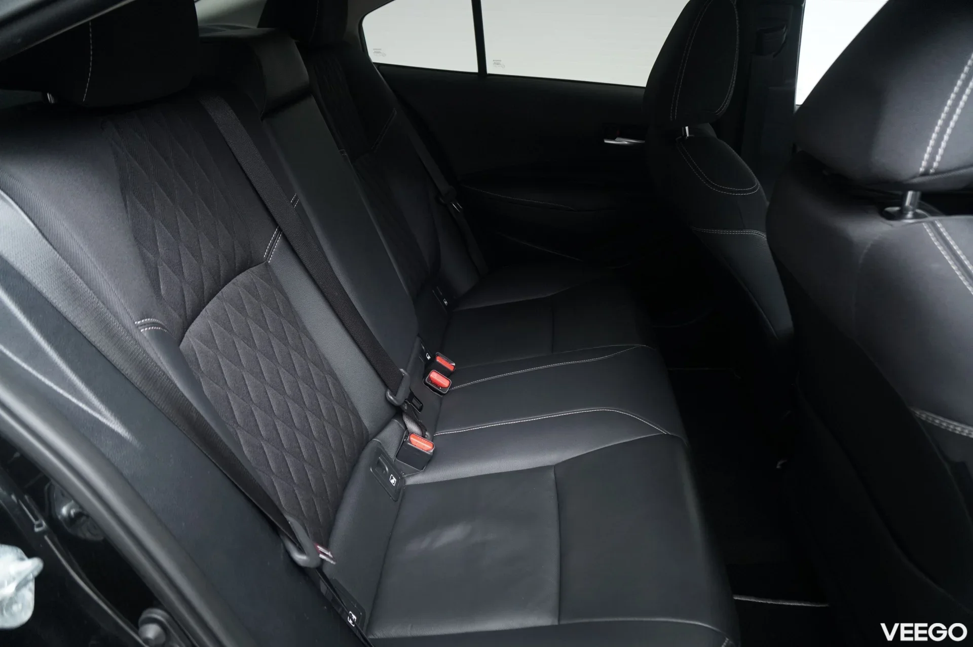 Toyota Corolla Luxury Hybrid e-CVT 1.8 72kW