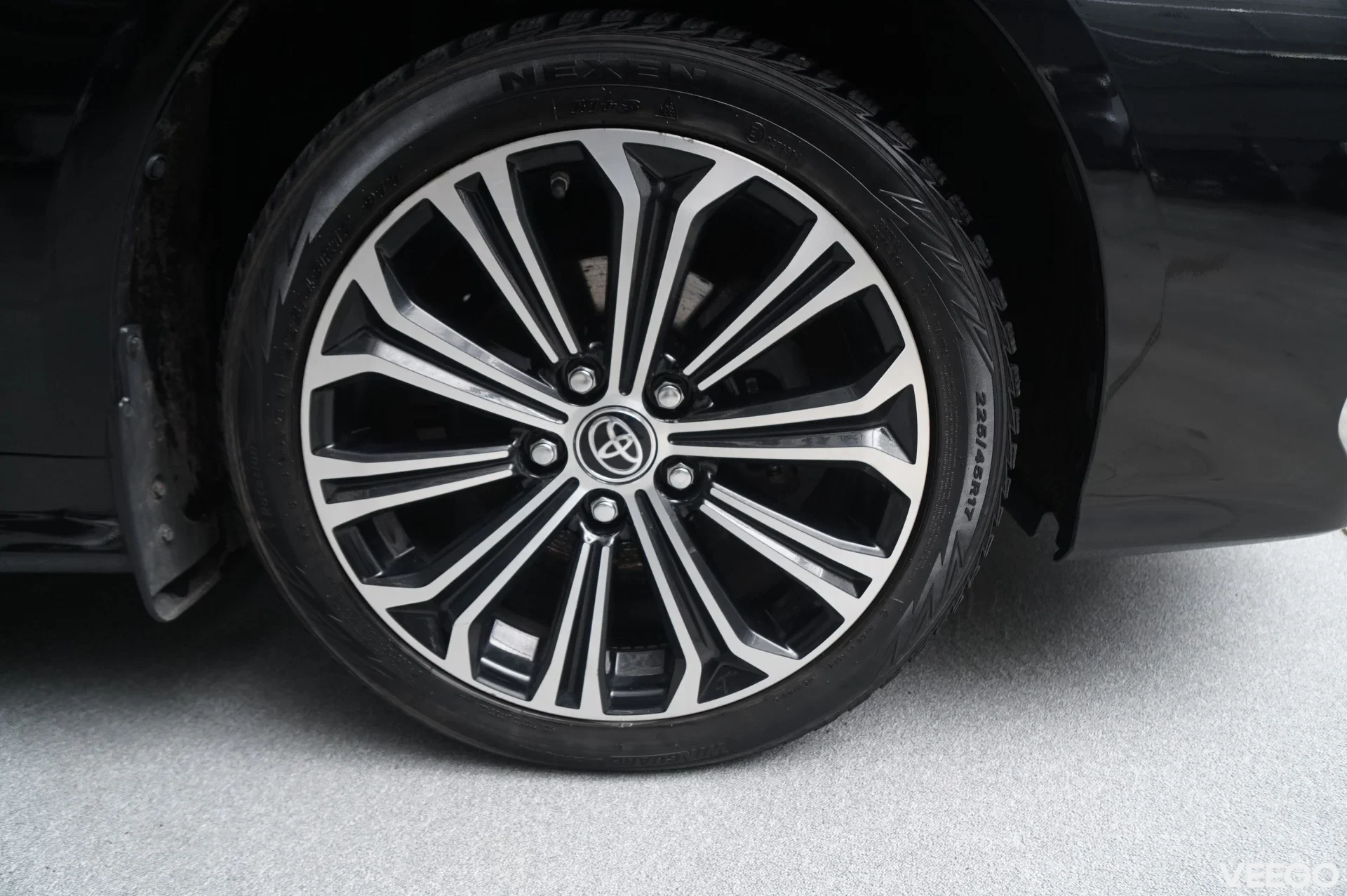 Toyota Corolla Luxury Hybrid e-CVT 1.8 72kW