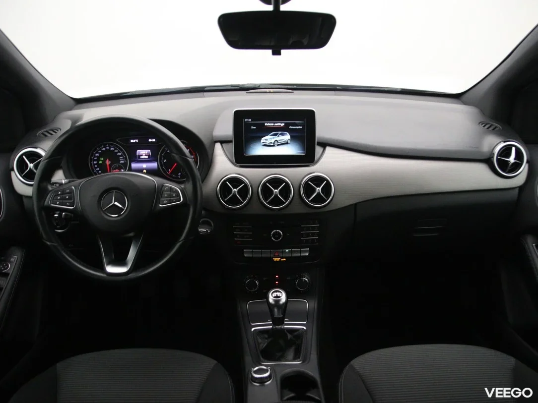 Mercedes-Benz B180 1.5 80kW